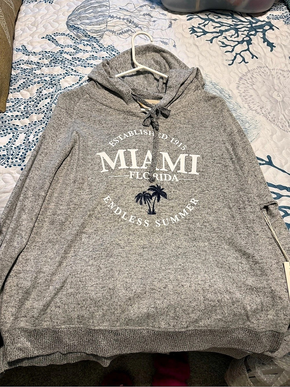 Ocean Drive Graphic MIAMI Hoodie Gray XL NWT, Super Soft!
